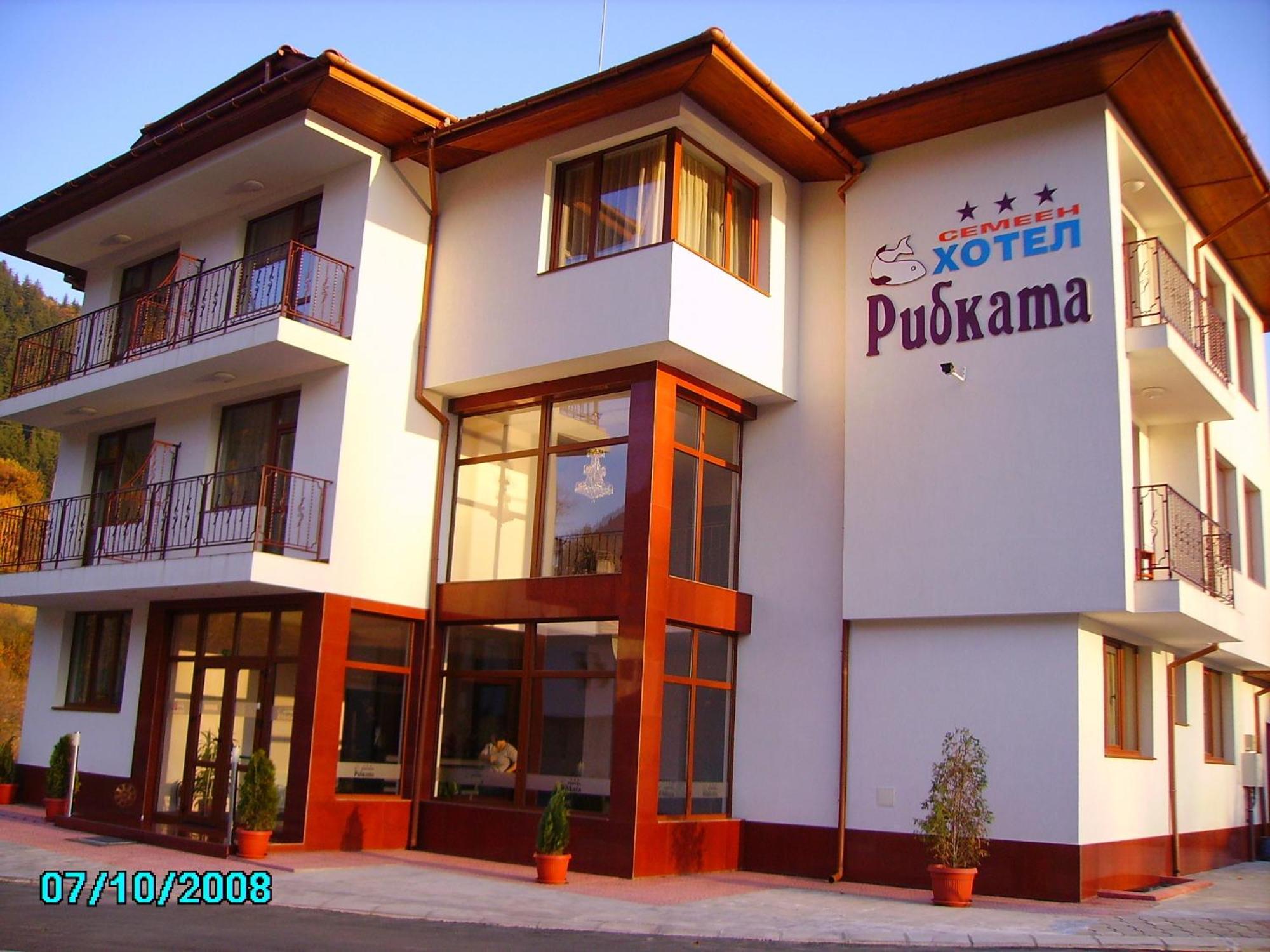 Ribkata Family Hotel Smoljan Esterno foto