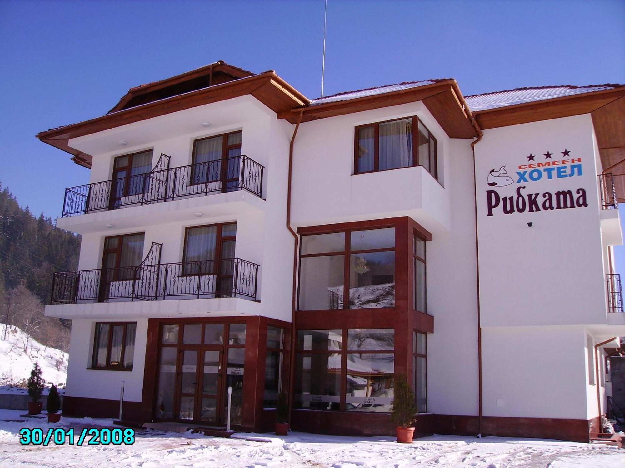 Ribkata Family Hotel Smoljan Esterno foto